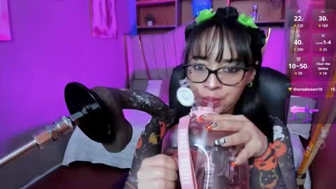 Snapshot of rosie_jhons chatting on October 24, 4:09 am rosie_jhons online show from October 24, 4:09 am