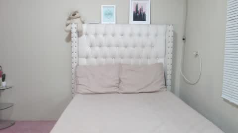 rosiehw online show from February 2, 5:10 am