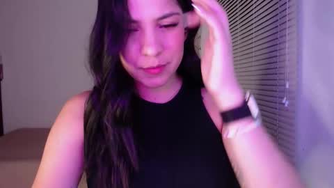 rosiehw online show from December 22, 4:09 am