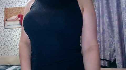 Snapshot of rosierosa chatting on October 31, 4:57 am Rosie is waiting for YOU online show from October 31, 4:57 am