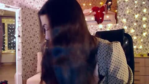 Snapshot of rosierosa chatting on December 1, 3:44 am Rosie is waiting for YOU online show from December 1, 3:44 am