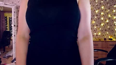 Snapshot of rosierosa chatting on December 5, 5:05 am Rosie is waiting for YOU online show from December 5, 5:05 am