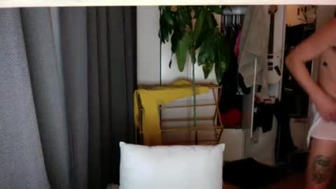 RossCollab online show from November 17, 4:07 am