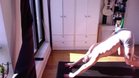 RossCollab online show from December 22, 4:59 pm