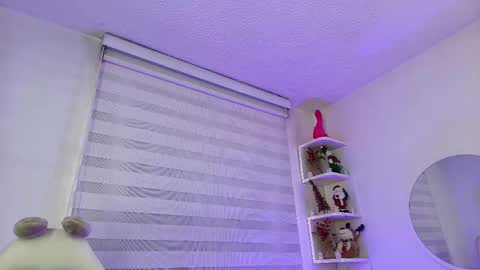   online show from December 3, 12:14 pm