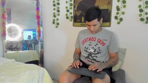 Snapshot of rosse_dredd chatting on September 26, 7:18 pm Anal for the first time 40000tks online show from September 26, 7:18 pm