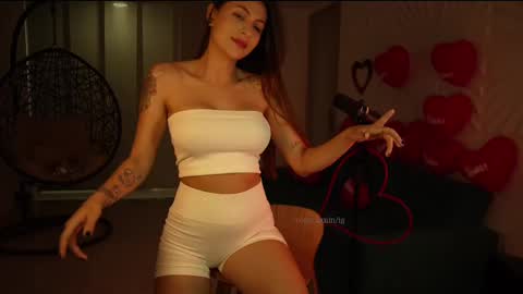 Snapshot of rosseyquiin chatting on February 17, 1:58 am Rossey online show from February 17, 1:58 am