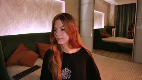 Snapshot of rosy_black_ chatting on December 7, 8:11 am rosy_black_ online show from December 7, 8:11 am