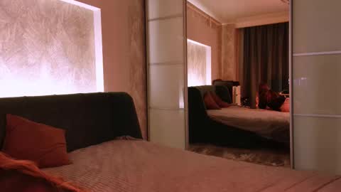 Snapshot of rosy_black_ chatting on March 1, 9:26 pm rosy_black_ online show from March 1, 9:26 pm