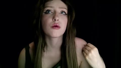 rosy_petal online show from January 11, 6:13 pm