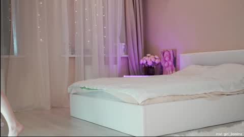 Hi Im Maria Check my Bio  online show from February 9, 9:47 am