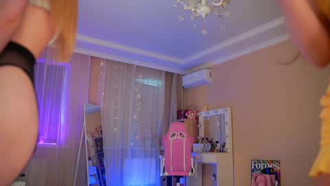 Hi Im Maria Check my Bio  online show from October 20, 11:43 am