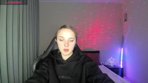 Snapshot of rousereed chatting on December 4, 2:48 pm Rouse online show from December 4, 2:48 pm