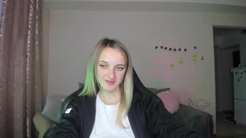 Snapshot of rousereed chatting on November 1, 1:24 pm Rouse online show from November 1, 1:24 pm