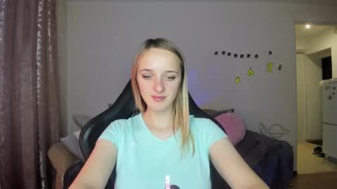 Snapshot of rousereed chatting on November 3, 1:01 pm Rouse online show from November 3, 1:01 pm