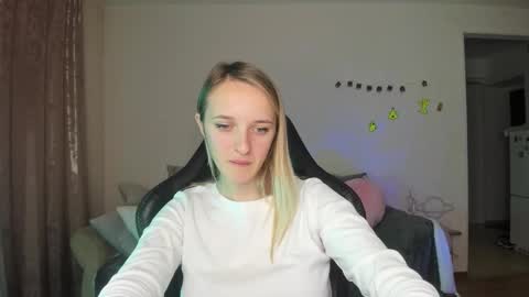 Snapshot of rousereed chatting on November 6, 1:56 pm Rouse online show from November 6, 1:56 pm