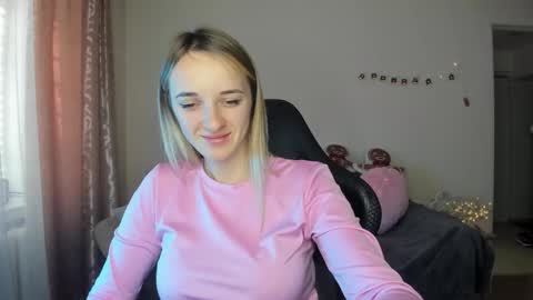 Snapshot of rousereed chatting on November 14, 7:40 am Rouse online show from November 14, 7:40 am