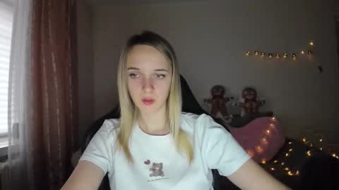 Snapshot of rousereed chatting on November 21, 7:40 am Rouse online show from November 21, 7:40 am