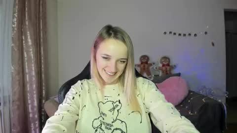 Snapshot of rousereed chatting on November 22, 12:48 pm Rouse online show from November 22, 12:48 pm