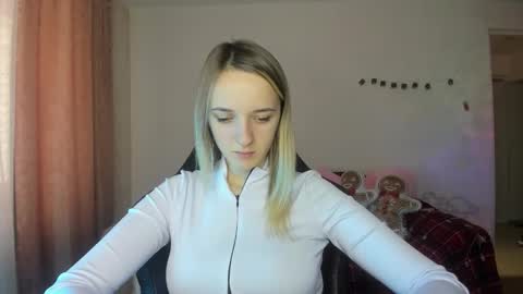 Snapshot of rousereed chatting on November 25, 7:52 am Rouse online show from November 25, 7:52 am