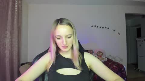 Snapshot of rousereed chatting on December 4, 1:53 pm Rouse online show from December 4, 1:53 pm