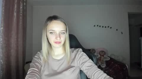 Snapshot of rousereed chatting on December 5, 1:20 pm Rouse online show from December 5, 1:20 pm