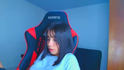 rousse_violet online show from November 12, 12:00 am