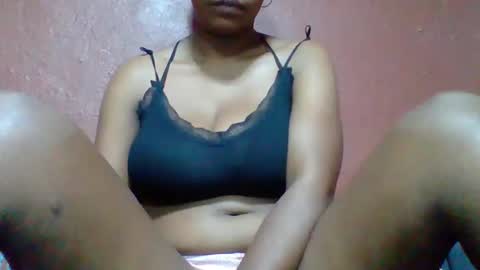 Snapshot of rovaelyah chatting on October 11, 2:22 am rovaelyah online show from October 11, 2:22 am