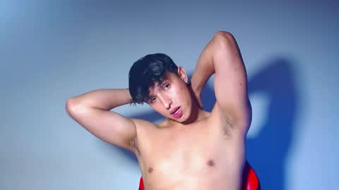 rowanboy23 online show from April 16, 7:31 am