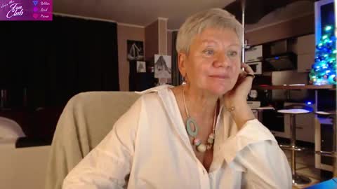 Roxana online show from December 18, 2:06 pm