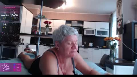 Snapshot of roxana_brooks chatting on October 31, 8:37 am Roxana online show from October 31, 8:37 am