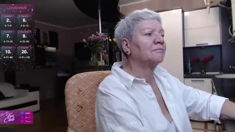 Snapshot of roxana_brooks chatting on November 16, 2:11 pm Roxana online show from November 16, 2:11 pm