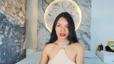 roxanaborns online show from November 3, 8:10 pm