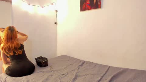 Snapshot of roxanajames__ chatting on November 19, 5:13 pm roxy online show from November 19, 5:13 pm