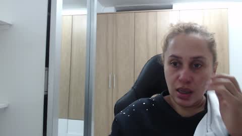 Roxana online show from January 4, 12:05 am