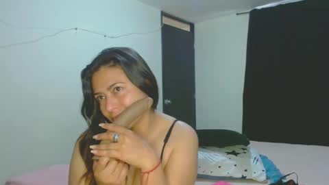 roxanasexy2025 online show from September 24, 12:52 pm