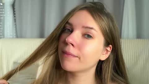 Snapshot of roxannastoo chatting on October 27, 1:09 am roxannastoo online show from October 27, 1:09 am