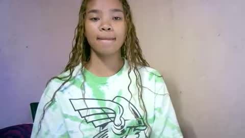 roxanne_98 online show from January 15, 2:43 pm