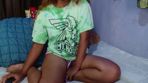 roxanne_98 online show from March 8, 3:54 am