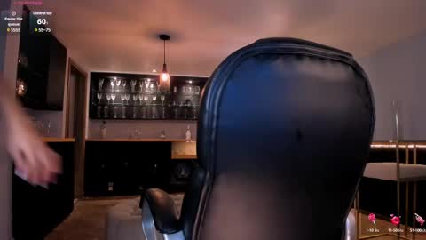 Roxanne Hill  online show from February 18, 3:10 pm