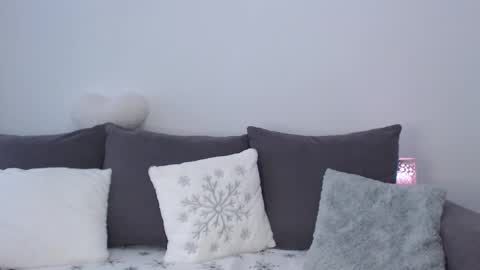 roxanneliss online show from December 14, 12:43 pm