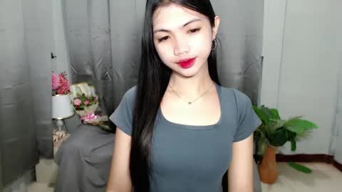 Snapshot of roxie_fuckdoll chatting on February 16, 10:10 pm Roxie online show from February 16, 10:10 pm