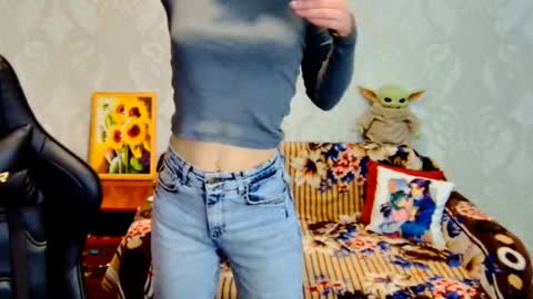roxie_shy online show from October 6, 6:22 am