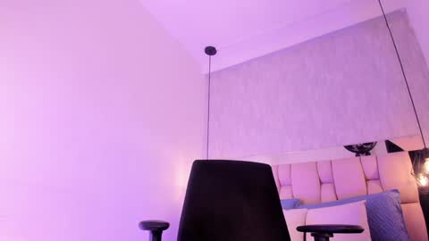 Snapshot of roxie_summers chatting on December 24, 9:44 pm Roxie online show from December 24, 9:44 pm