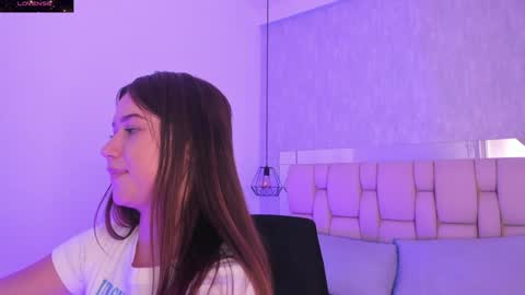 Snapshot of roxie_summers chatting on February 8, 2:26 am Roxie online show from February 8, 2:26 am