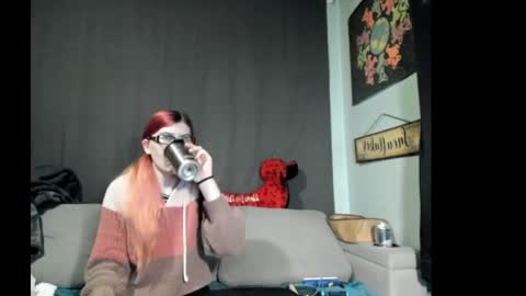 roxihazeleyes online show from September 19, 7:43 am