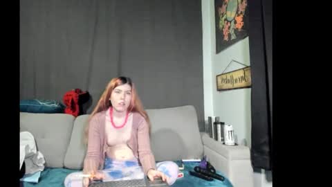 roxihazeleyes online show from October 17, 6:05 am