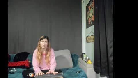 roxihazeleyes online show from November 24, 6:13 am