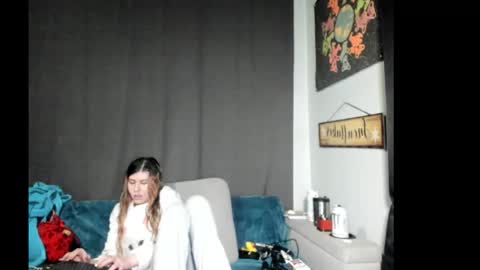 roxihazeleyes online show from January 12, 2:33 pm