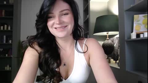 Snapshot of roxxiejet chatting on December 1, 9:14 am roxxiejet online show from December 1, 9:14 am